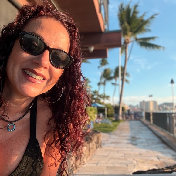 Meet your Posher, Sandra - Picture 1 of 1